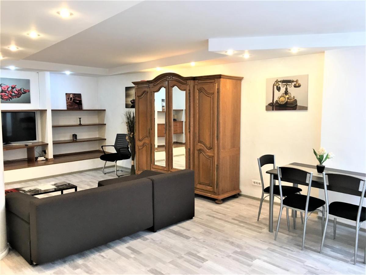 Large Apartment In Ultra-Central Location Brassó Kültér fotó